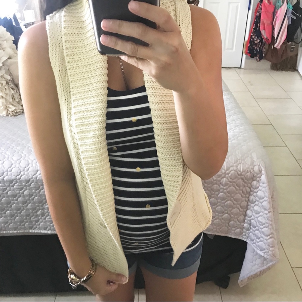 Cabi knit sweater vest- beige- size medium